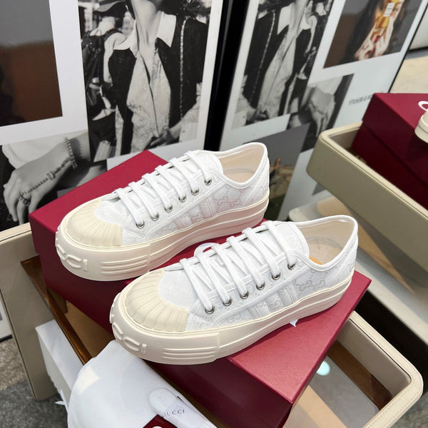 GG Chunky Sneaker White Cream Canvas 547438