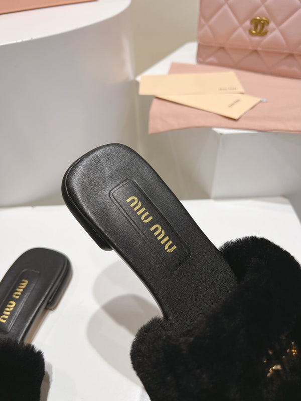Miu Slides Black Leather Fur 739558