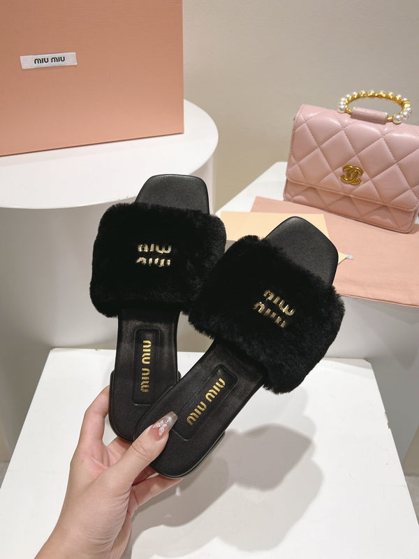 Miu Slides Black Leather Fur 739558