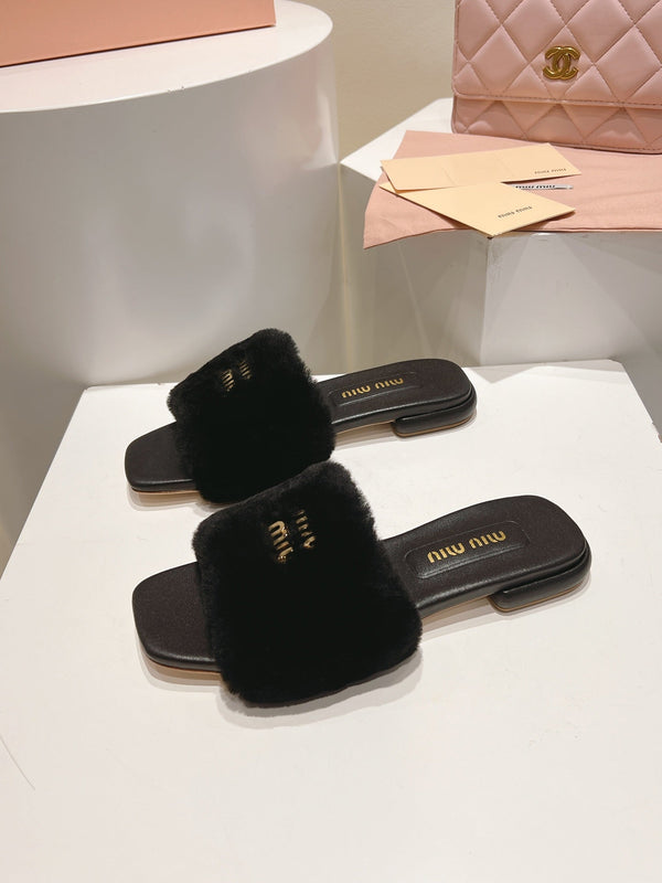 Miu Slides Black Leather Fur 739558