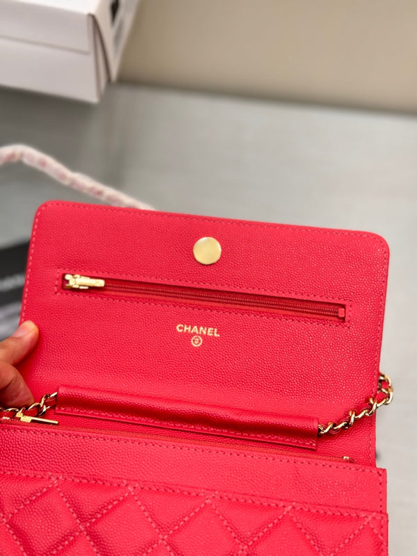 WOC 19CM RED CAVIAR GOLD HARDWARE