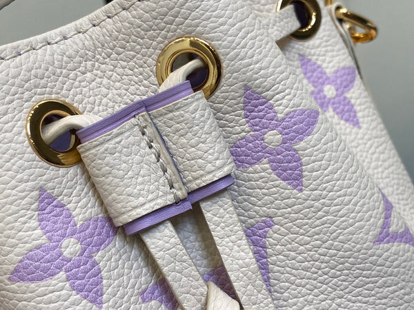 nano noe 13 monogramma viola crema in pelle di vitello con finiture dorate