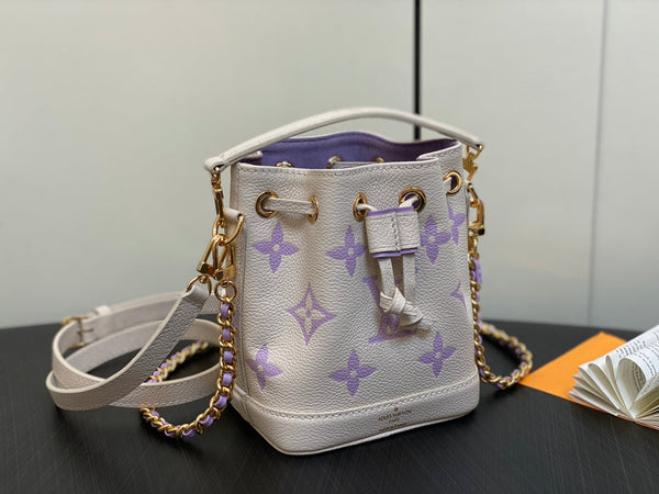 nano noe 13 monogramma viola crema in pelle di vitello con finiture dorate