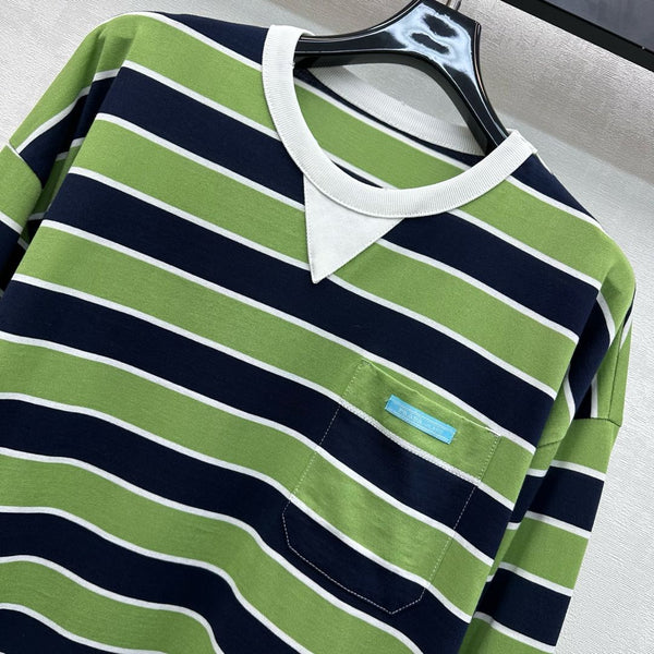 T-shirt Prada à col rond, rayé, couleur bloquée, bleu vert fougère, coton 350365