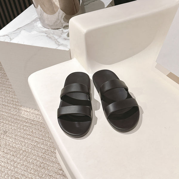 The Row 25s Foam Sandal In Black Rubber 340610