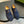 Scarpa elegante da uomo GG in pelle scamosciata blu 559323