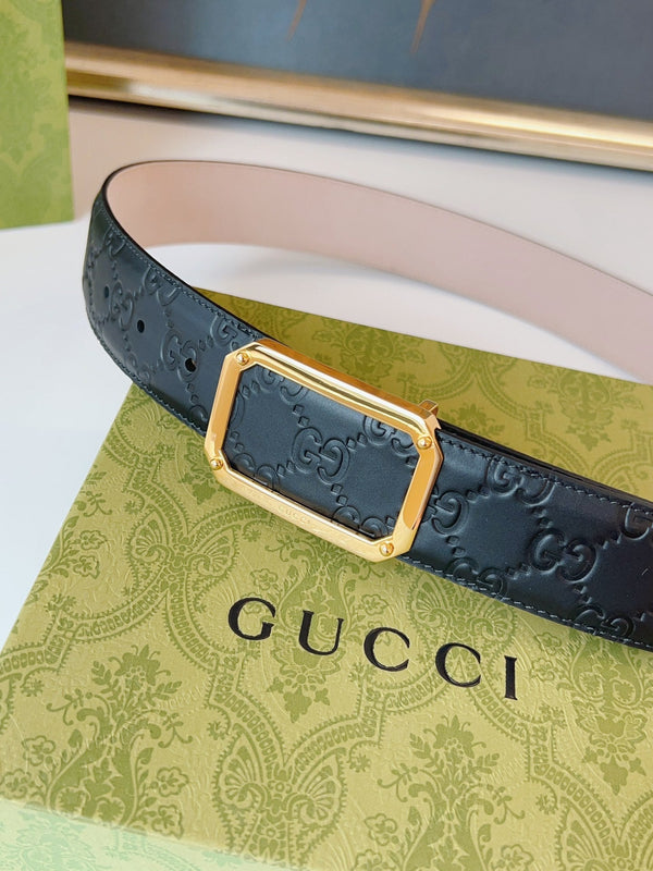 Gucci Signature Belt Gold Buckle 40mm Black Embossed Leather