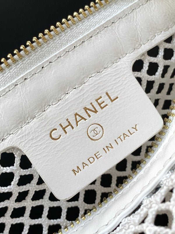 CC 25S Pouch Bag 17cm White Mesh Calfskin