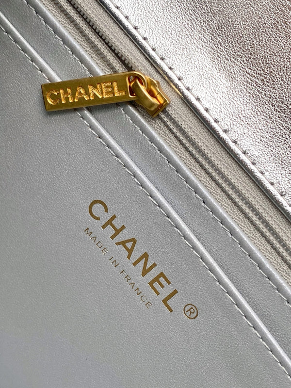 CC 25C Flap Bag 25cm Silver Metalic Quilted Lambskin