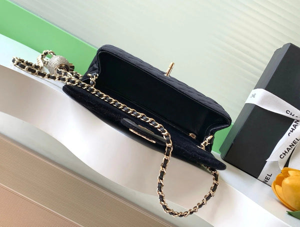 CC 2026 Pearl Crush Rectangular Flap 20cm Velvet Leather