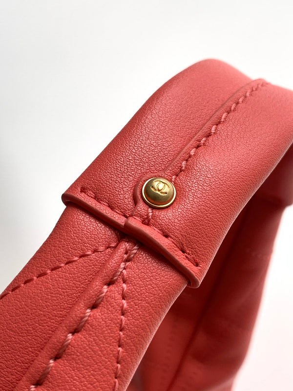 CC 2025 Hobo Bag 45cm Red Calfskin