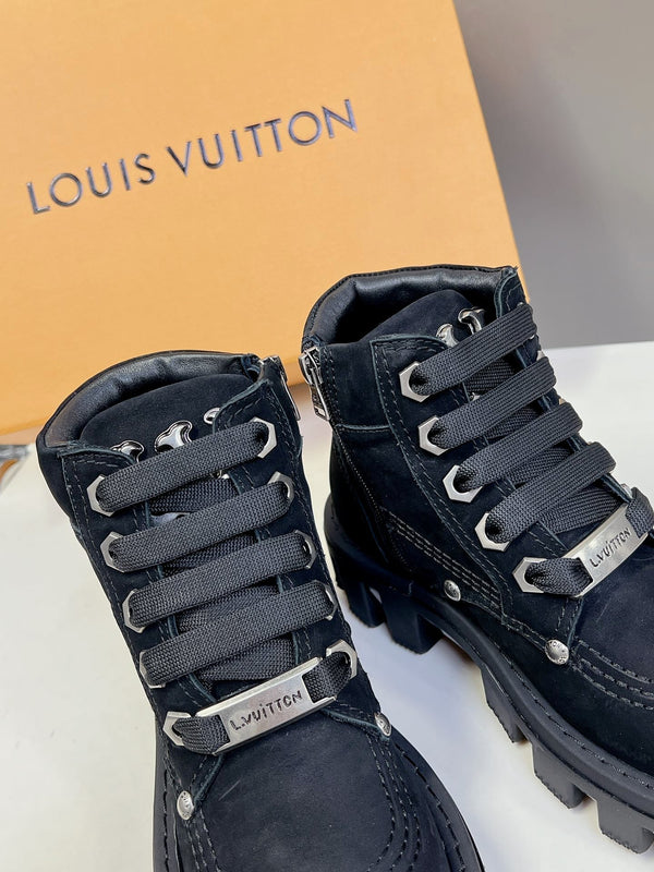 Stivaletti LV Checker in pelle scamosciata nera