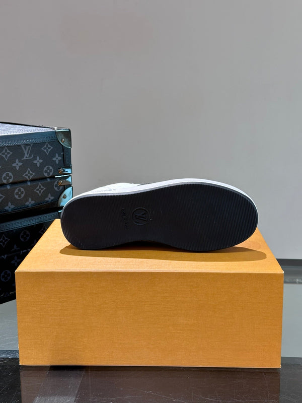 LV SNEAKER BIANCO MIX NERO PELLE DI VITELLO GOFFRATA