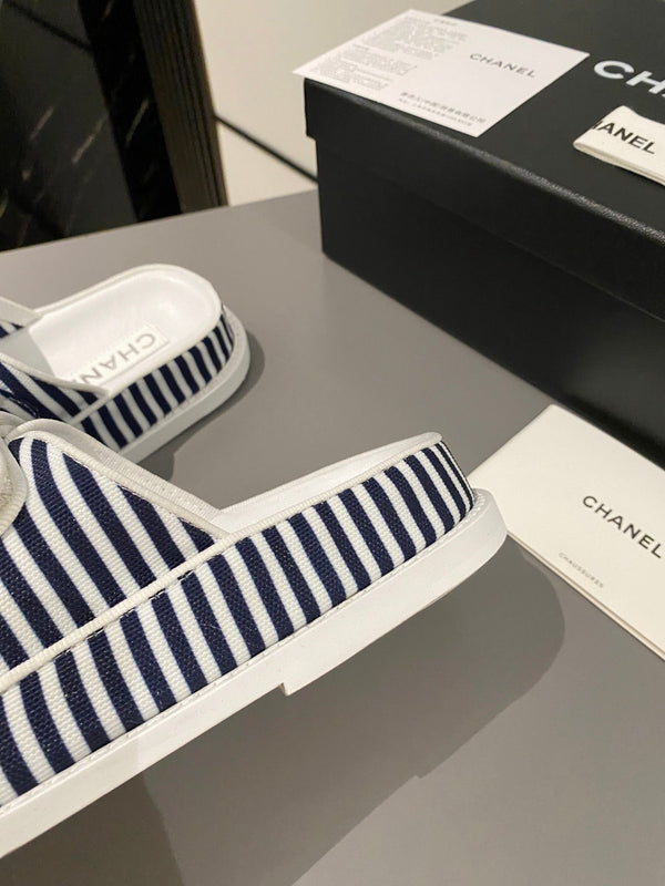 sandalo da papà mulo a righe blu scuro tessuto bianco pelle di vitello