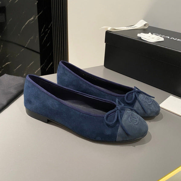 ballerina in pelle di vitello scamosciata blu scuro