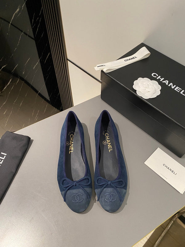 ballerina in pelle di vitello scamosciata blu scuro