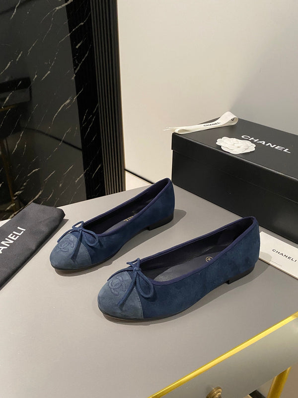 ballerina in pelle di vitello scamosciata blu scuro