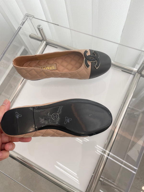 CC Ballet Flats 10mm Beige Black Quilted Lambskin