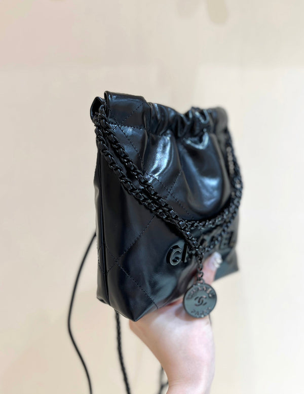 borsa hobo mini cc22 20 cm in pelle di agnello nera