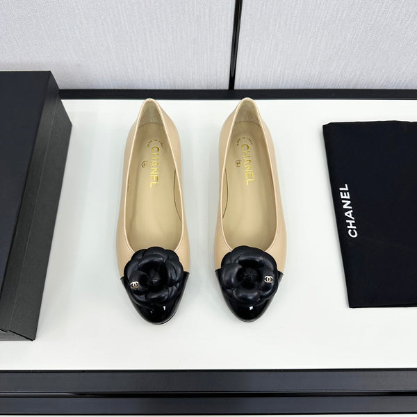 ballet flat flower beige calfskin black patent calfskin