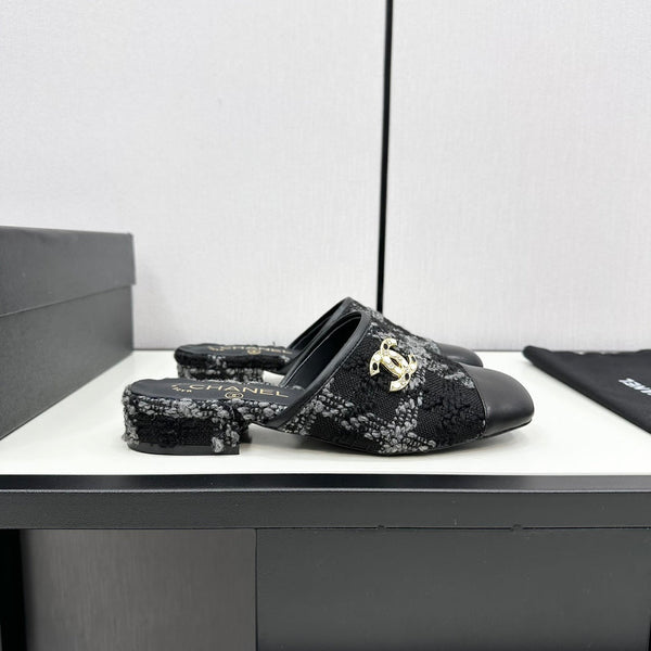 CC FLAT MULE IN TWEED DI LANA NERA E VITELLO CON FERRAMENTA ORO