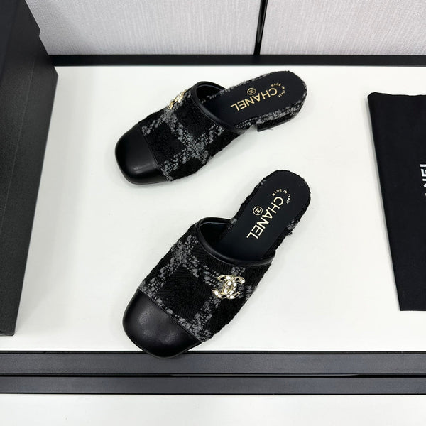 CC FLAT MULE IN TWEED DI LANA NERA E VITELLO CON FERRAMENTA ORO