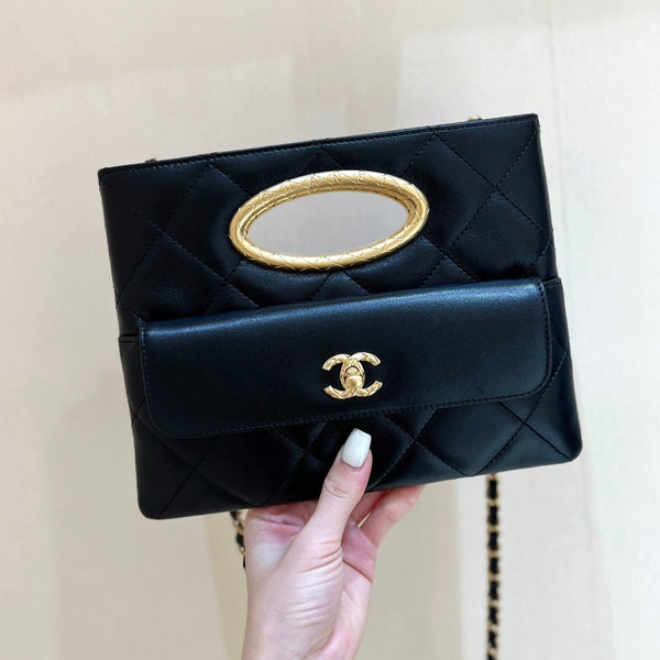 POCHETTE 25 IN PELLE DI MONTONE NERA CON FERRAMENTA ORO 