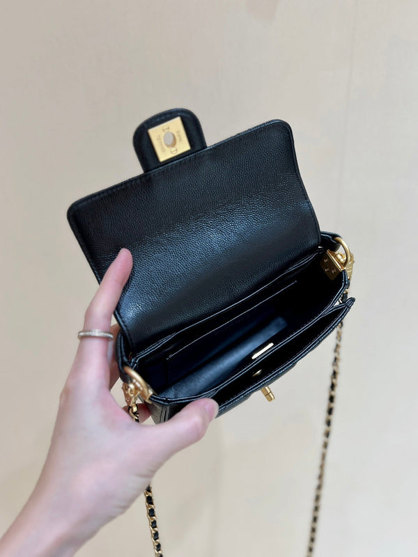 CC24K Mini Borsa con patta e manico 16 cm Nero Caviar Light GHW