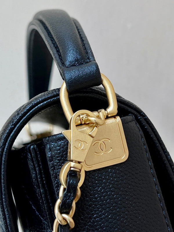 CC24K Mini Borsa con patta e manico 16 cm Nero Caviar Light GHW