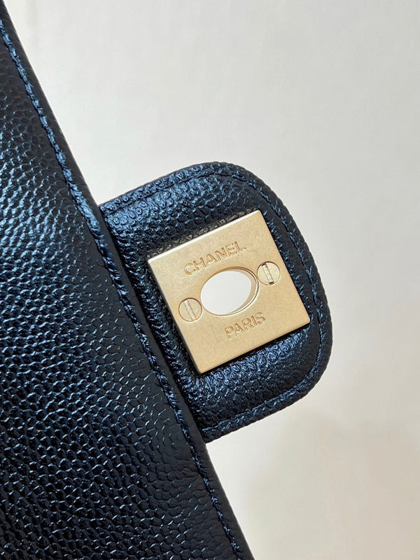 CC24K Mini Borsa con patta e manico 16 cm Nero Caviar Light GHW