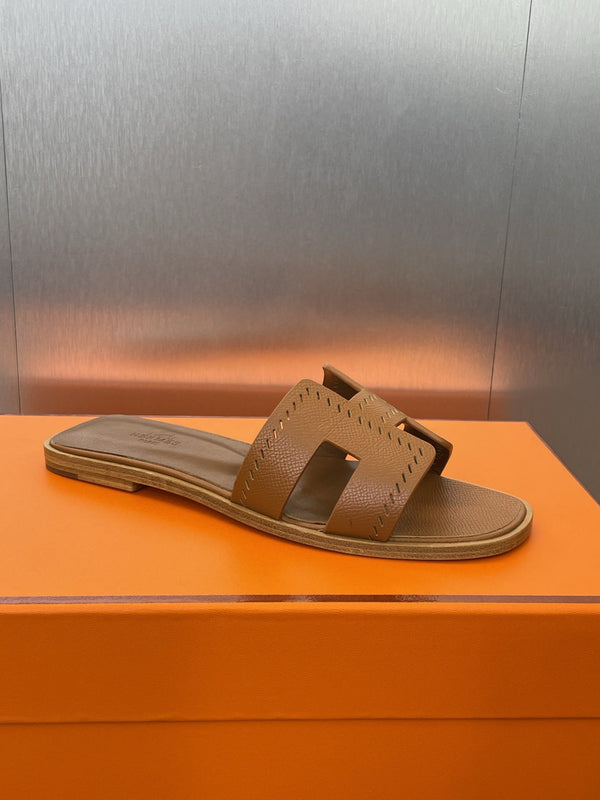 Sandalo HM 25 Oran in pelle Epsom perforata color oro