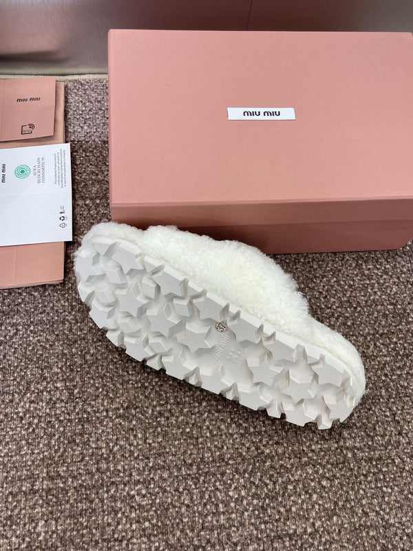 Miu Velcro Slippers White Lambswool 508825