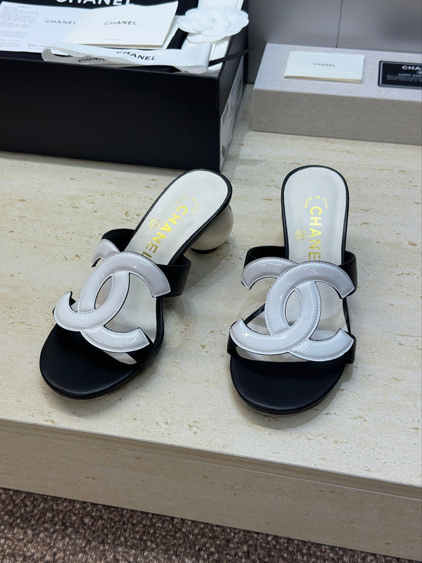 CC 26s Round Toe Open Toe Cutout Sandals 7cm Black White in Calfskin 761936