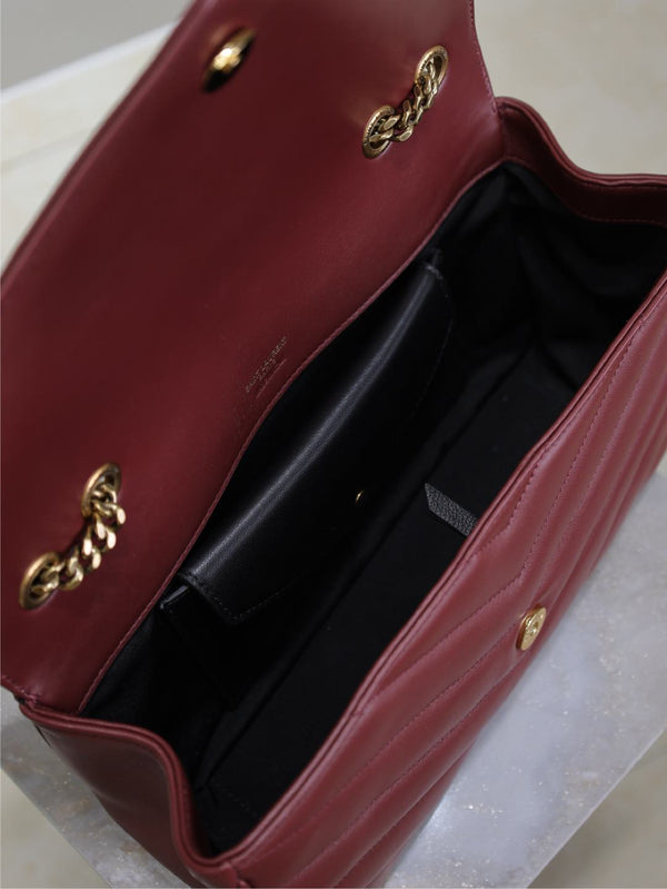 LOULOU SMALL 24 EN CUIR D'AGNEAU ROUGE BOURGOGNE MÉTAL DORÉ