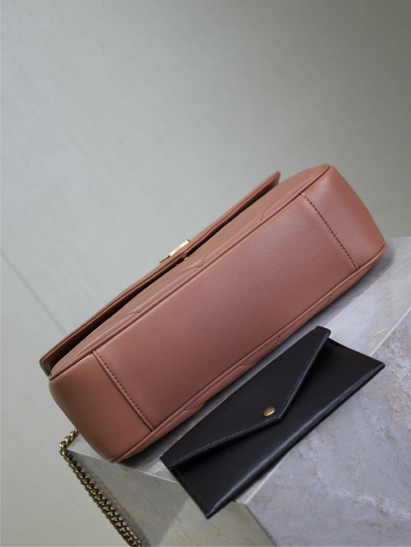 LOULOU MEDIUM 29 EN CUIR D'AGNEAU ROSE SAUMON MATÉRIEL DORÉ