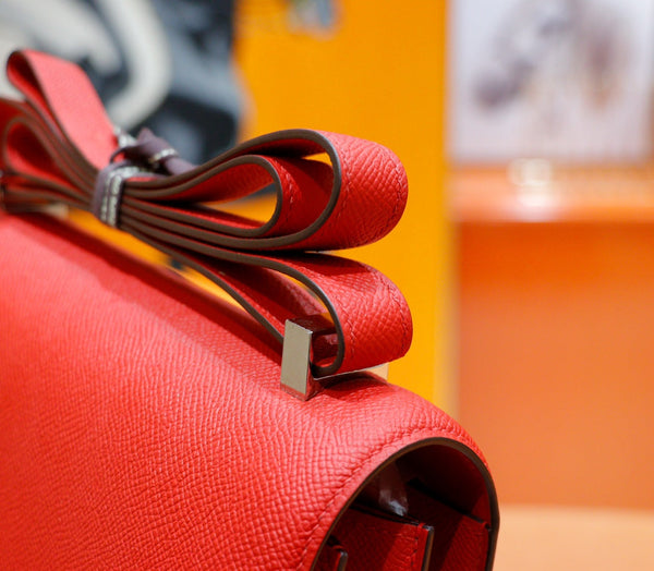 Constance 24 in pelle rossa Epsom con finiture in argento