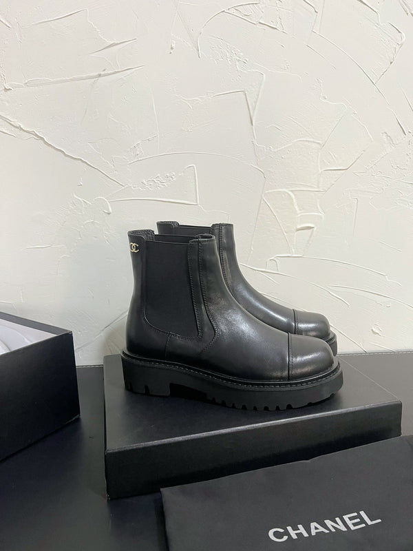 CC Chelsea Ankle Boots In Black Cowhide  949682