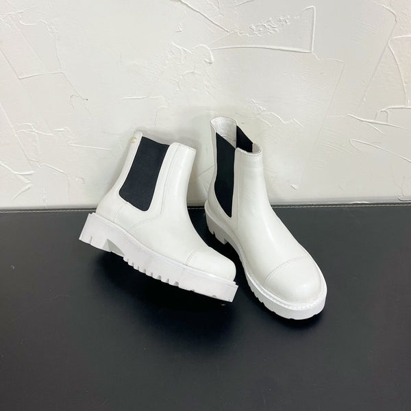 CC Chelsea Ankle Boots In White Cowhide  949684