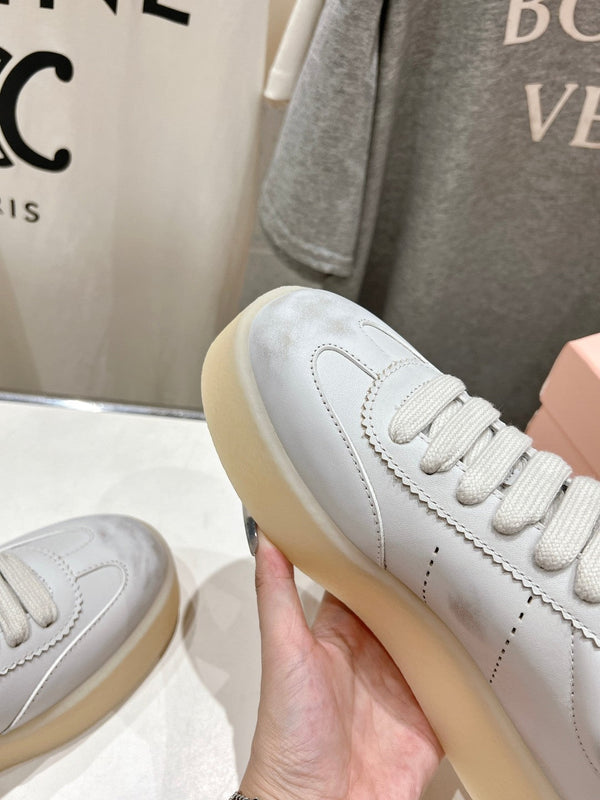 Sneakers Miu Retro in pelle di mucca bianca