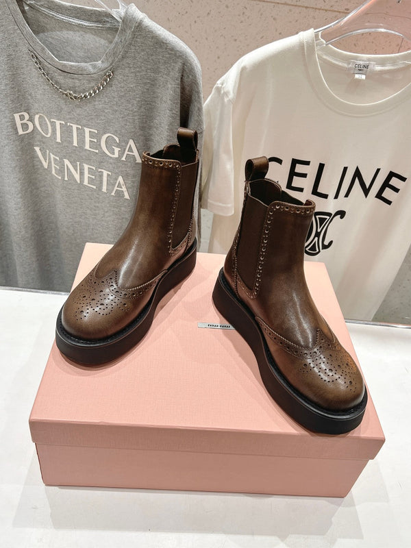 Stivaletti Miu in pelle di vitello lucida marrone caffè