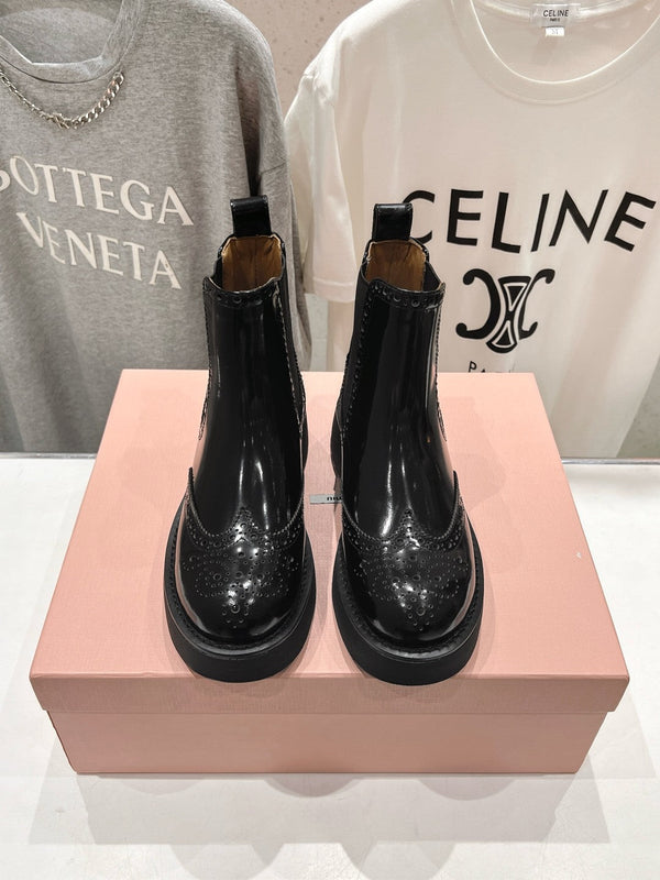 Stivaletti Miu in pelle di vitello lucida nera