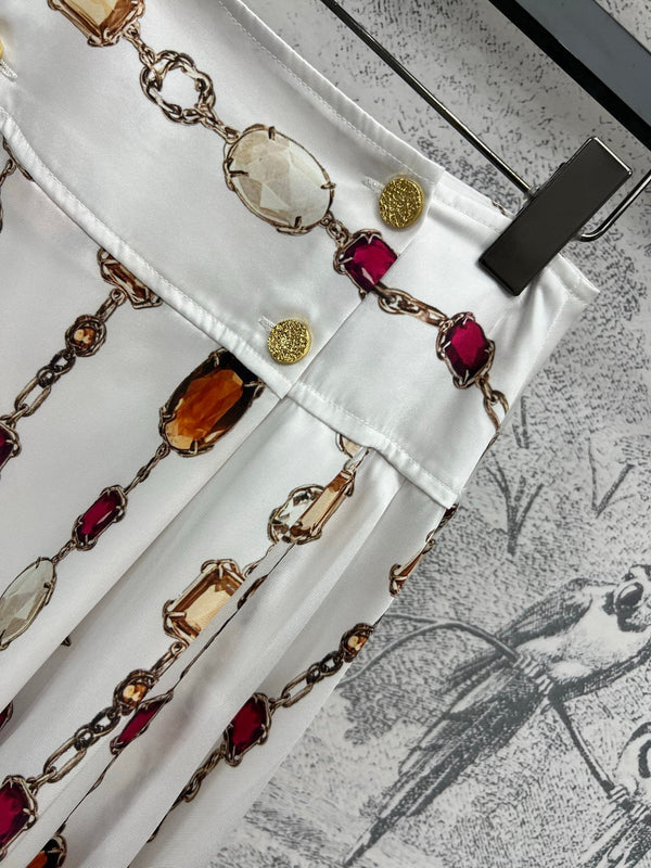 LV 25 Decorative Pattern Gemstone Chain Pleated Skirt White Poliester