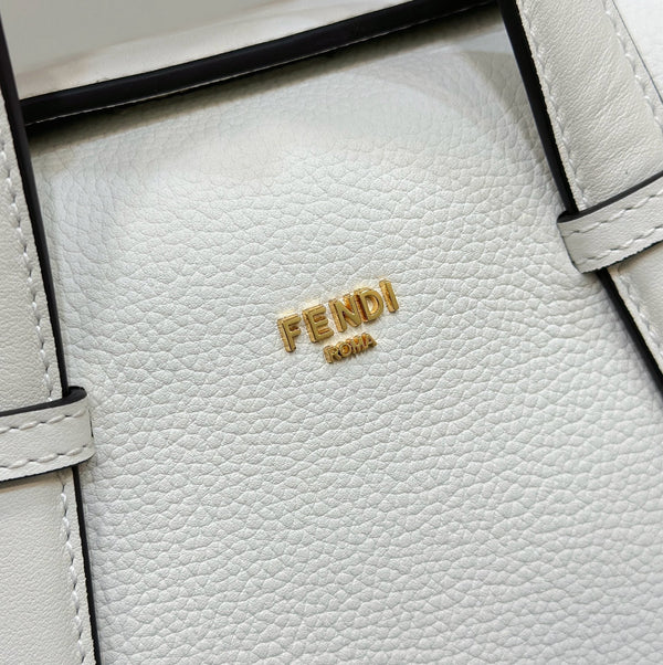 BORSA FENDI 27 IN PELLE DI VITELLO BIANCA CON FERRAMENTA ORO