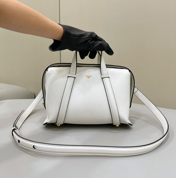 BORSA FENDI 27 IN PELLE DI VITELLO BIANCA CON FERRAMENTA ORO