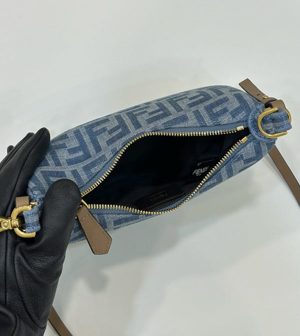 BORSA FENDIGRAPHY MINI 20 IN TESSUTO DENIM BLU EGEO CON FERRAMENTA ORO