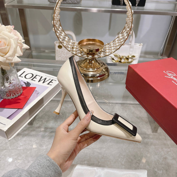 Belle Viv Décolleté con fibbia in metallo 85 Pelle verniciata bianca e nera