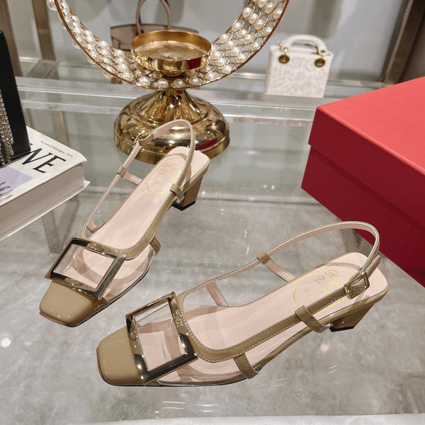 Belle Viv - Décolleté con cinturino posteriore e fibbia in metallo, 45, in pelle verniciata color cammello trasparente