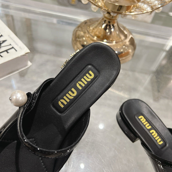 Miu 25C Flat Mule Pelle Verniciata Nera 235307