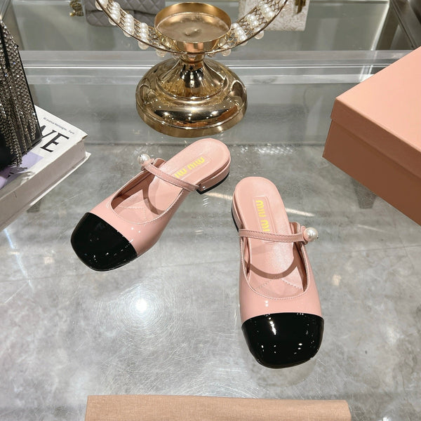 Miu 25C Flat Mule Rosa Pastello Pelle Verniciata 235309