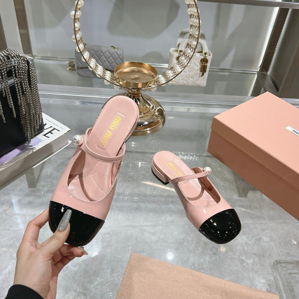 Miu 25C Flat Mule Rosa Pastello Pelle Verniciata 235309